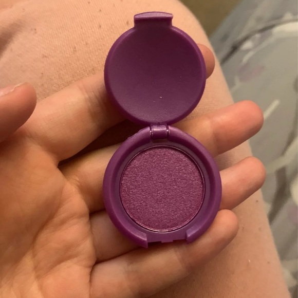 New Poolside IBG Beauty‎ Eyeshadow - Picture 2 of 2